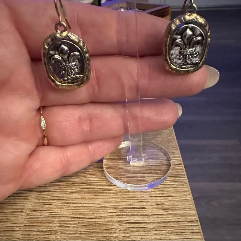 Gorgeous stamped handmade silver and gold earrings❤️